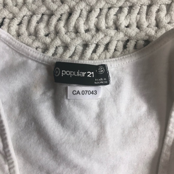 Popular 21 white cotton blouse. Size small. - Picture 2 of 3